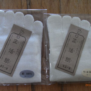 絹５本指　ウール五本指　１０２３円～